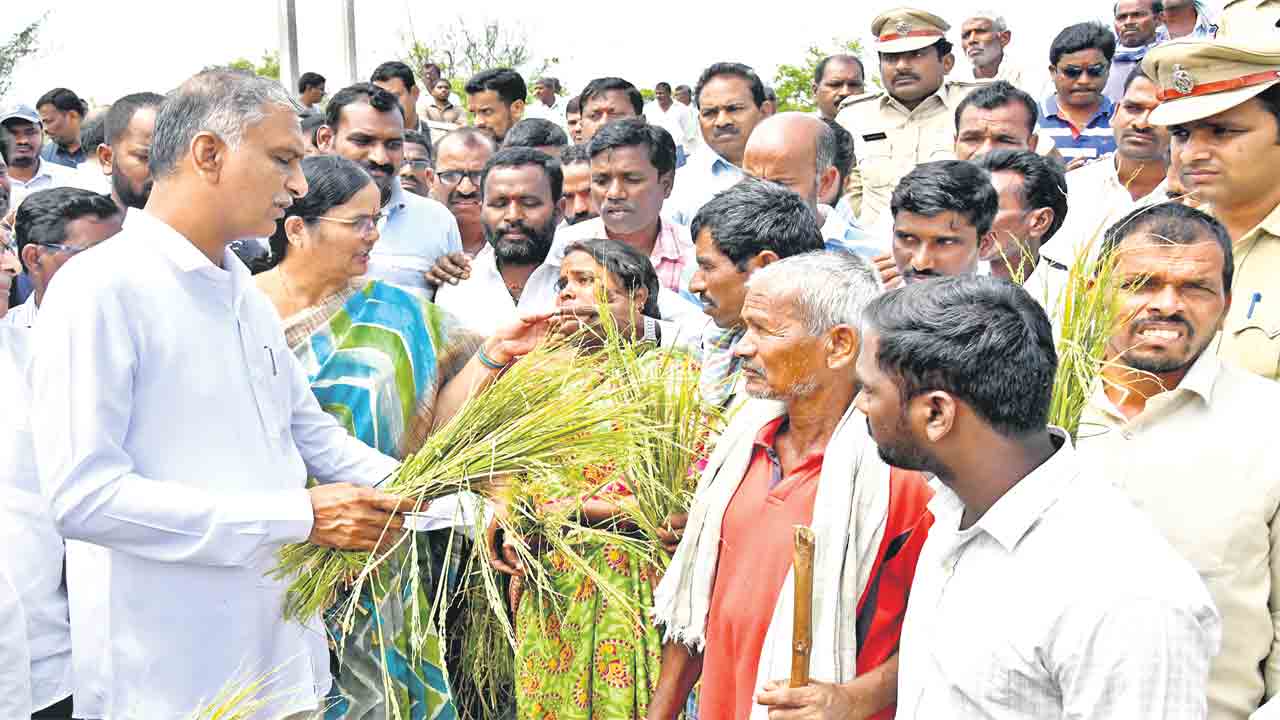 ఆపద్బాంధవుడు సీఎం కేసీఆర్‌!