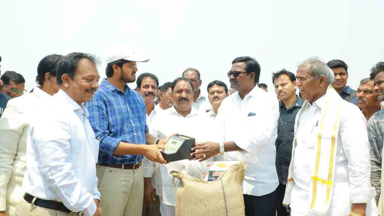 రైతులకు ఇబ్బంది లేకుండా ధాన్యం కొనుగోళ్లు