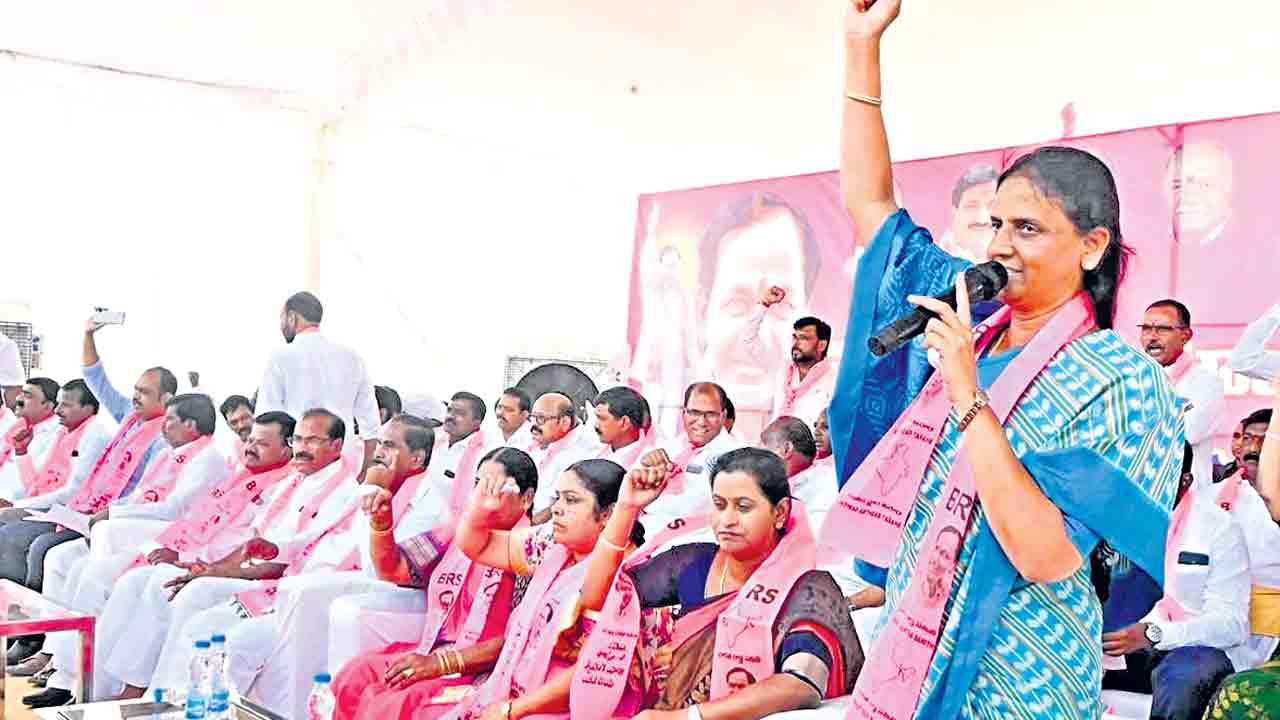 ఎగిసిన ప‌తాక విజ‌యానికి ప్ర‌తీక‌