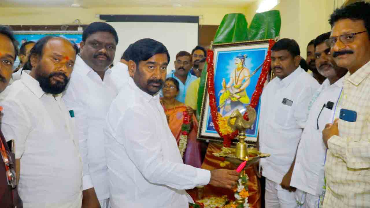 Sardar Sarvai Papanna | తెలంగాణ వీరత్వానికి ప్రతీక సర్దార్ సర్వాయి పాపన్న : మంత్రి జగదీశ్రెడ్డి