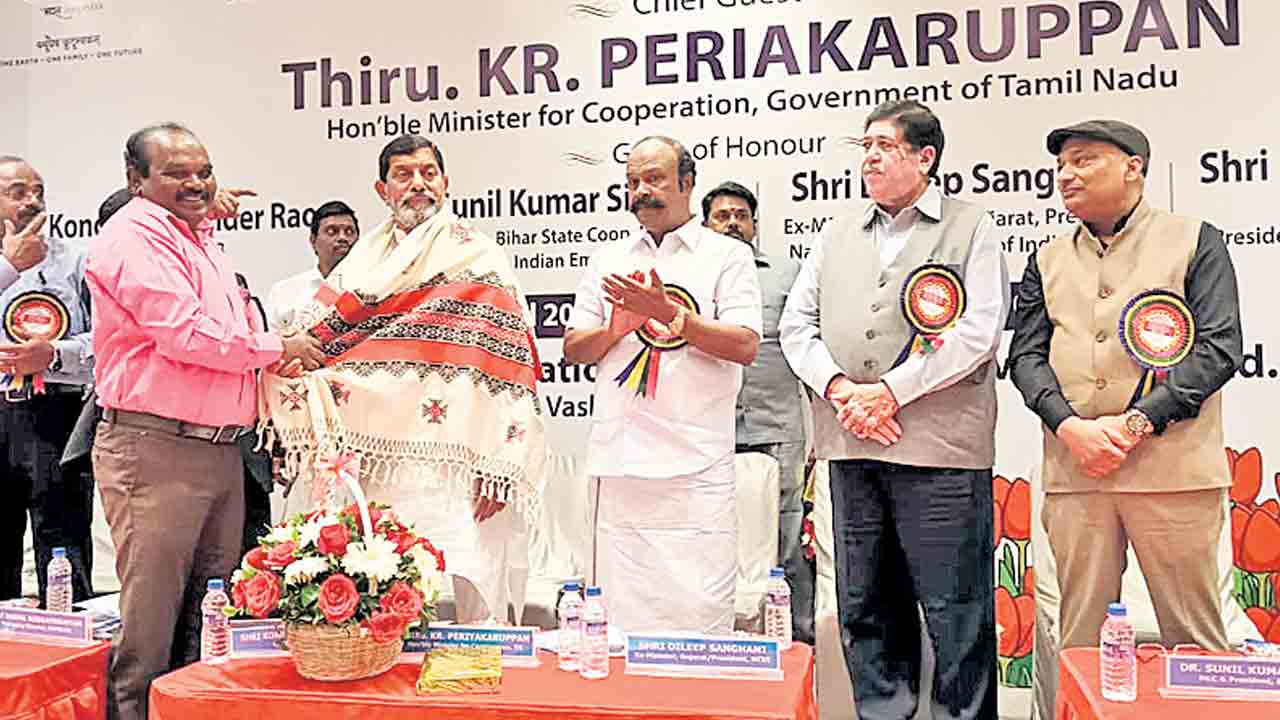 సహకార బ్యాంకుల్లో మరింత సాంకేతికత