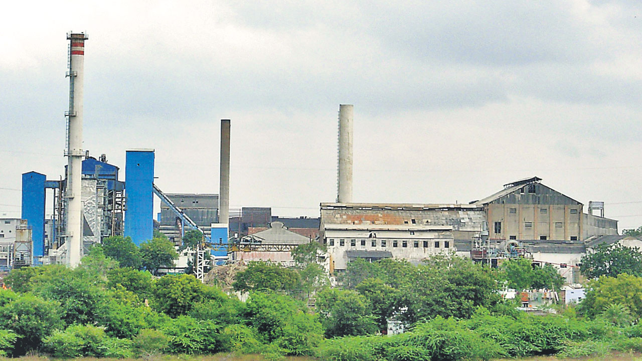 Nizam Sugar Factory | నిజాం షుగర్స్‌ను ముంచిందే బీజేపీ.. యాజమాన్యం లేఆఫ్‌ ప్రకటిస్తే రైతులకు అండగా నిలిచింది కేసీఆర్‌