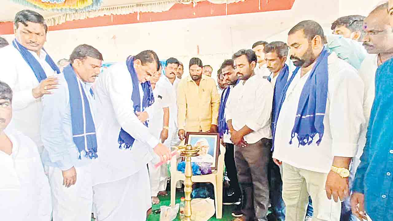 మహనీయుల స్ఫూర్తితోనే దళితబంధు