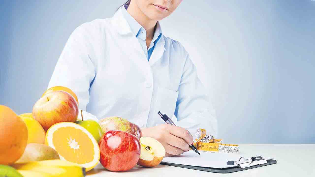 న్యూట్రీషియన్‌ కోర్సు.. ఫుల్‌ జాబ్స్‌