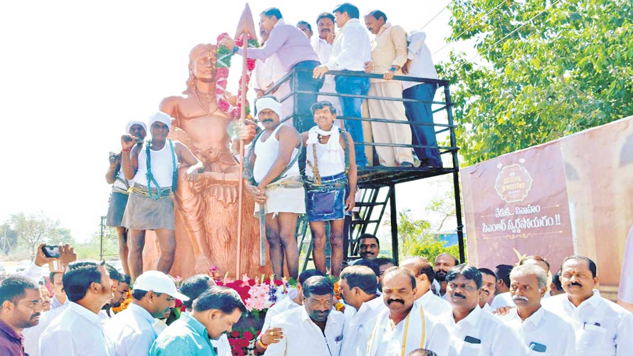 సర్దార్‌ పాపన్నగౌడ్‌ తెలంగాణ యోధుడు