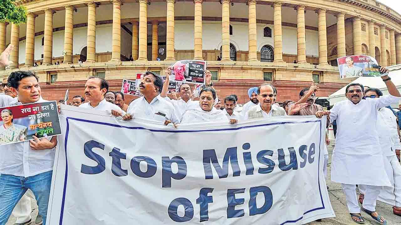 ఈడీ భాగోతం.. బేడీల భారతం