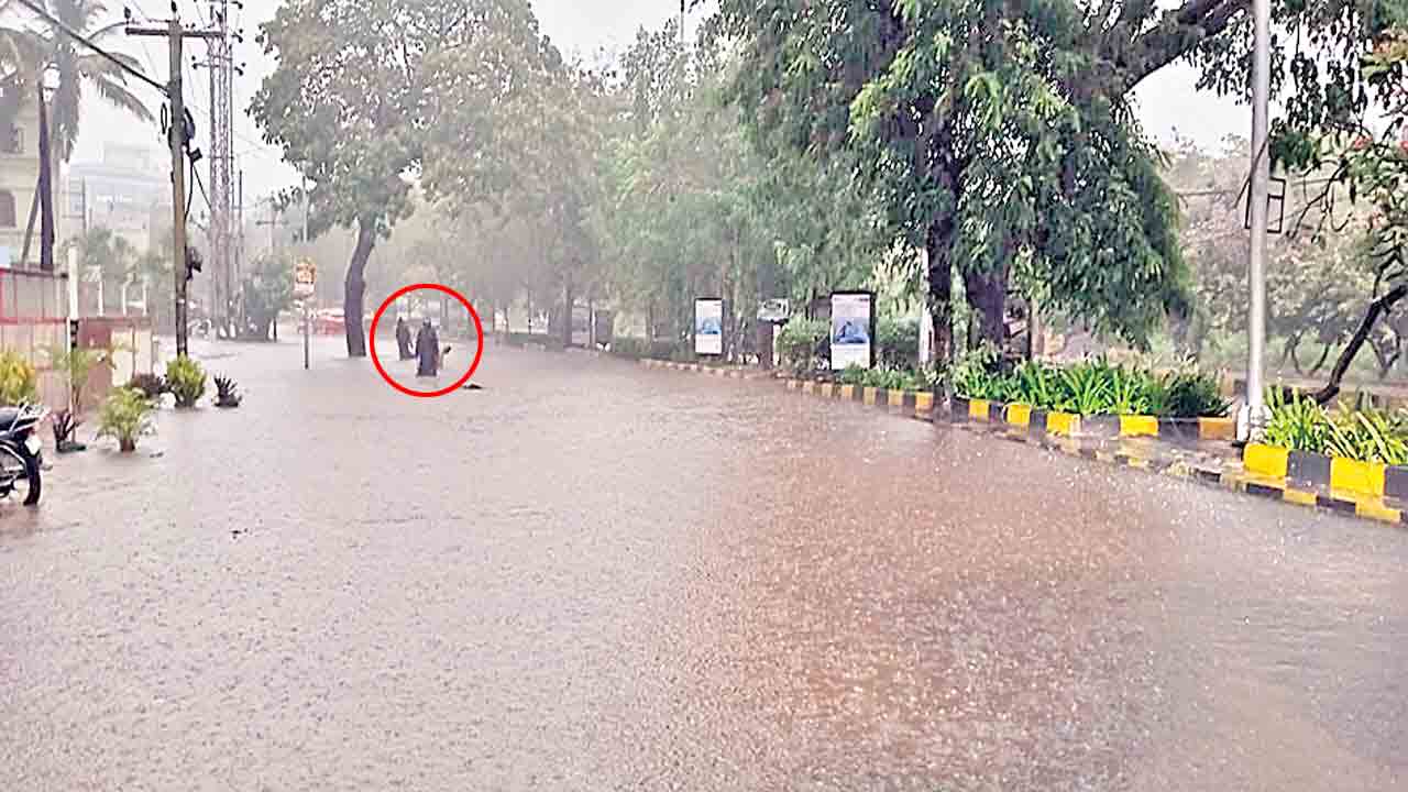 కుండపోత వర్షం..