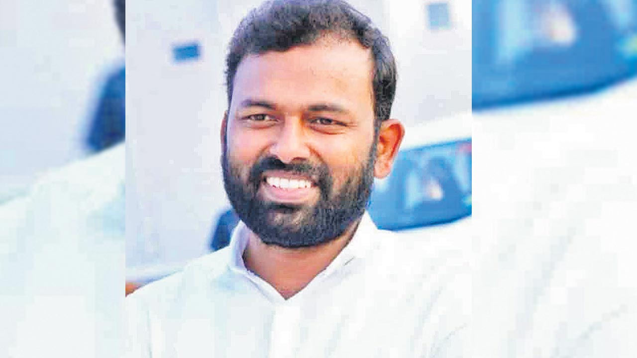 బండి సంజయ్‌ అబద్ధాలకోరు!