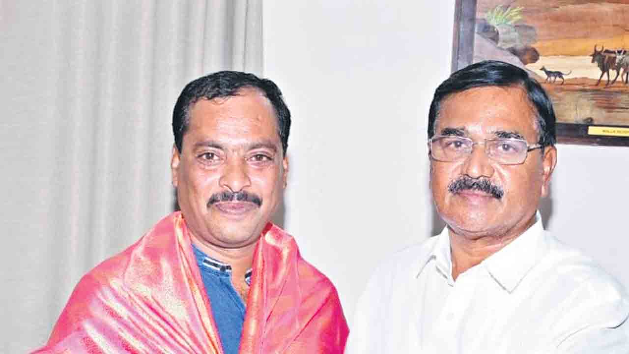 రాష్ట్ర సహకార యూనియన్‌ చైర్మన్‌గా రాజావరప్రసాద్‌రావు