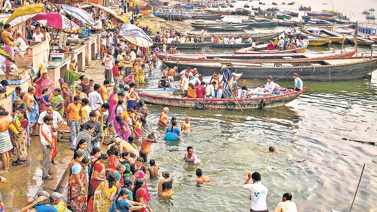 Ganga Pushkaralu | క్షమించు గంగే.. కాలుష్య కాసారంగా పవిత్ర గంగానది.. నదిలో 50% నీళ్లు మురికి