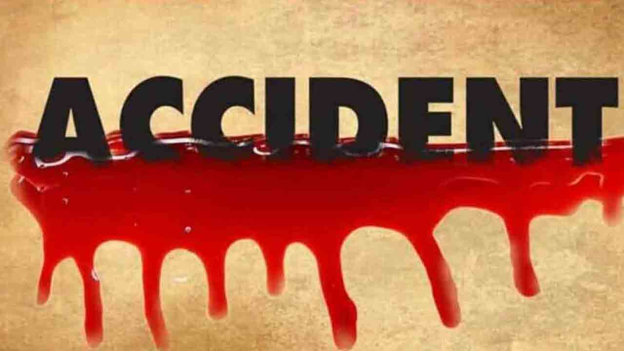 రోడ్డు ప్రమాదంలో నలుగురి మృతి