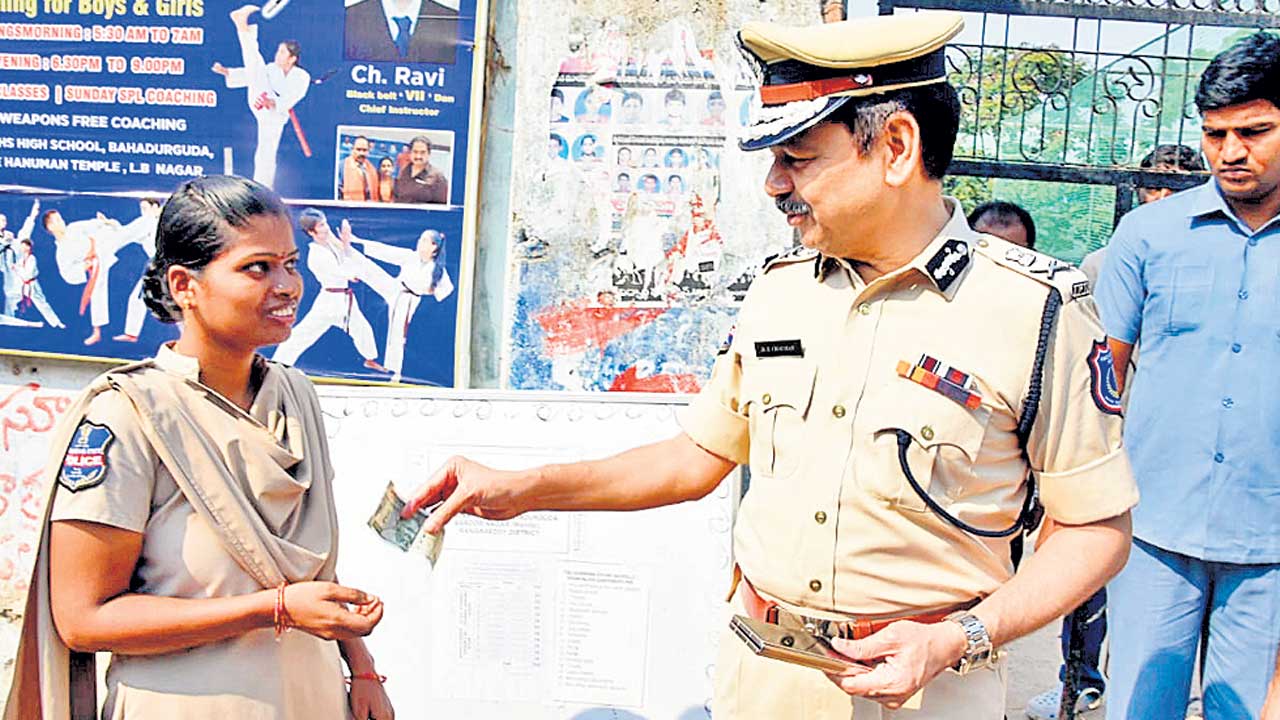 SSC Exams | సజావుగా పదో తరగతి ఇంగ్లిష్‌ పరీక్ష