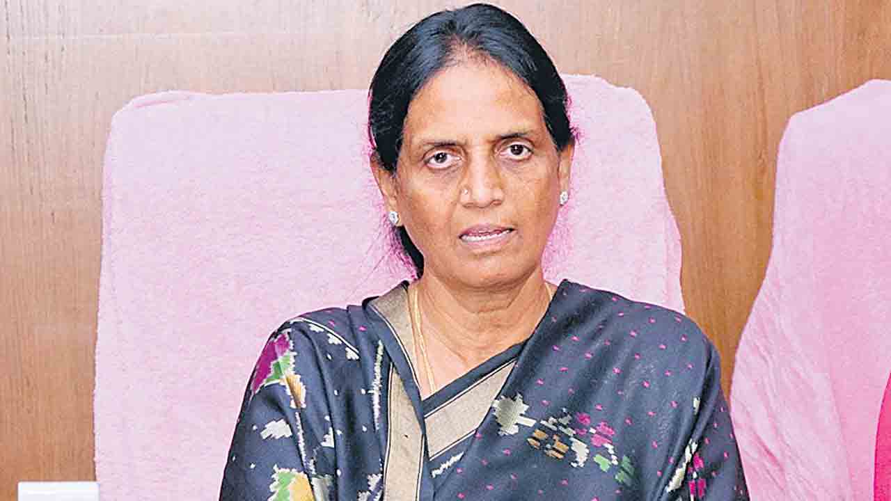 పరీక్షలను అపహాస్యం చేసే కుట్ర