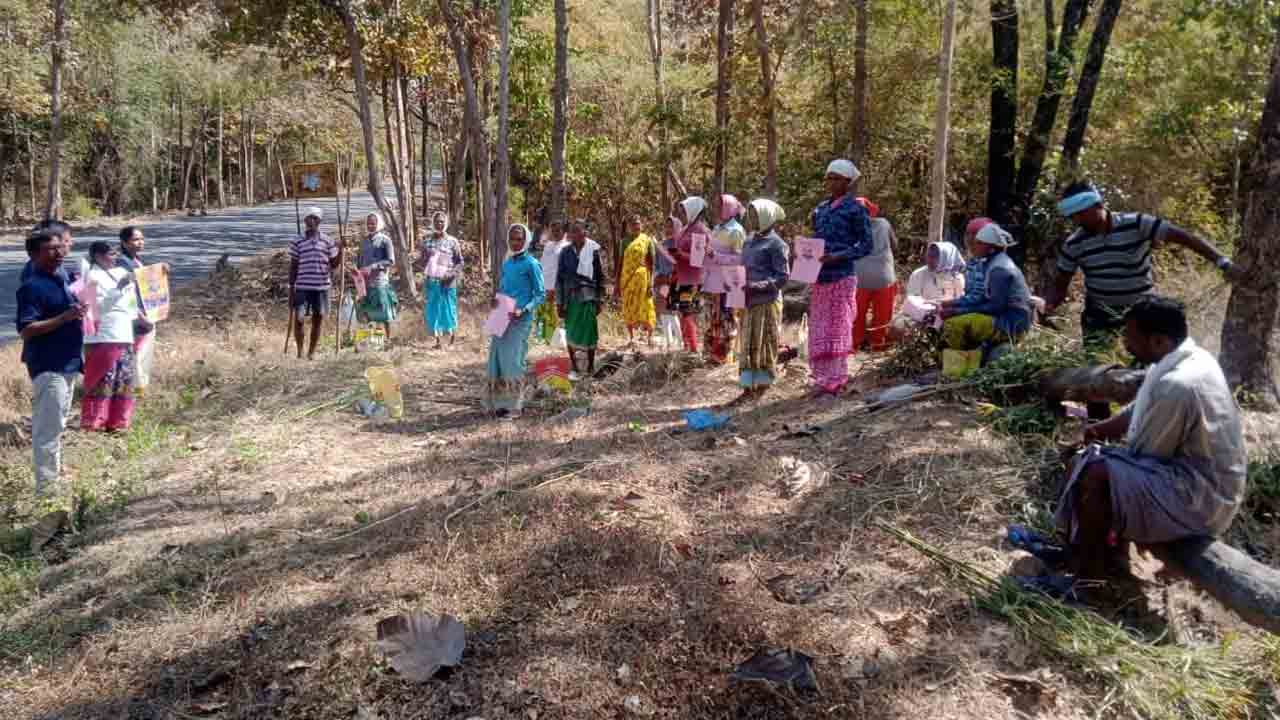 బాధితుల‌కు బాస‌ట స‌ఖి