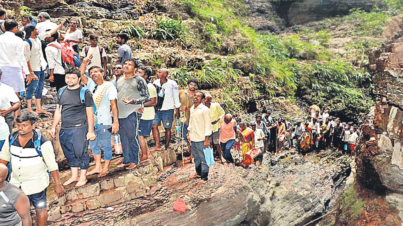 Saleshwaram | సలేశ్వరం వెళ్లే భక్తులకు గుడ్‌న్యూస్‌.. ఇకపై ఏడాది పొడవునా దర్శనం చేసుకోవచ్చు!
