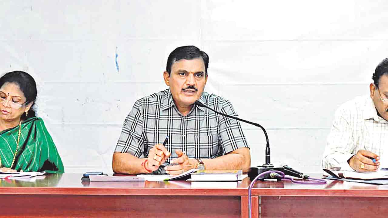 రెండో విడత గొర్రెల పంపిణీ ని వేగవంతం చేయాలి