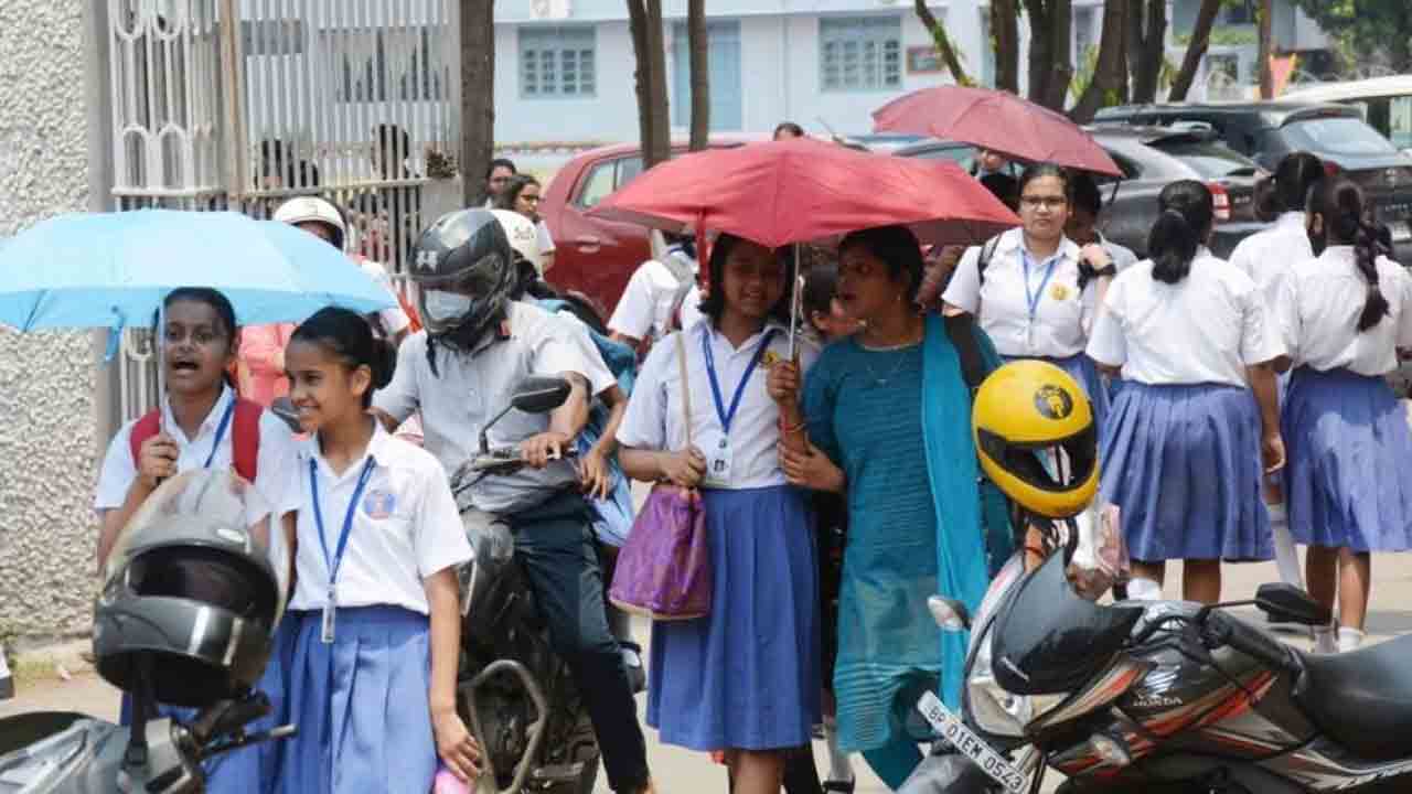 Heat Wave Alert | పెరిగిన ఎండ తీవ్రత.. పాఠశాలలకు ఢిల్లీ ప్రభుత్వం కీలక ఆదేశాలు