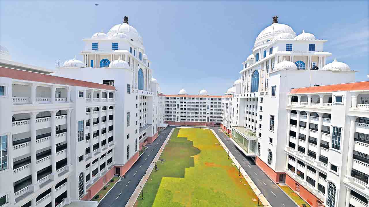 కేసీఆర్‌కు కోటి కోటి అభినందనలు