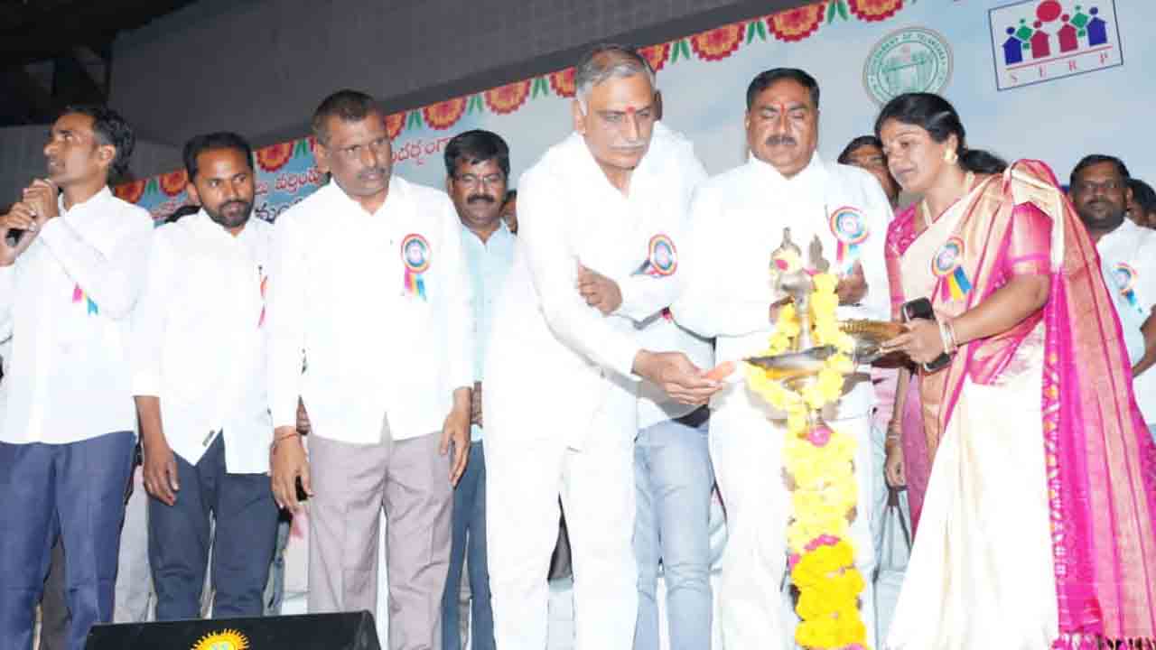 Minister Harish Rao | పేదరిక నిర్మూలనలో సెర్ప్‌ ఉద్యోగుల సేవలు అమోఘం : మంత్రి హరీశ్‌రావు