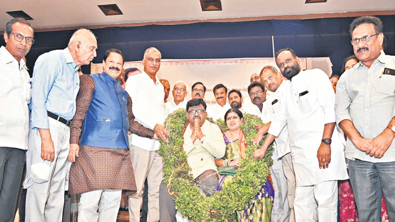 సుపరిపాలనలో భాగస్వామ్యం కావాలి