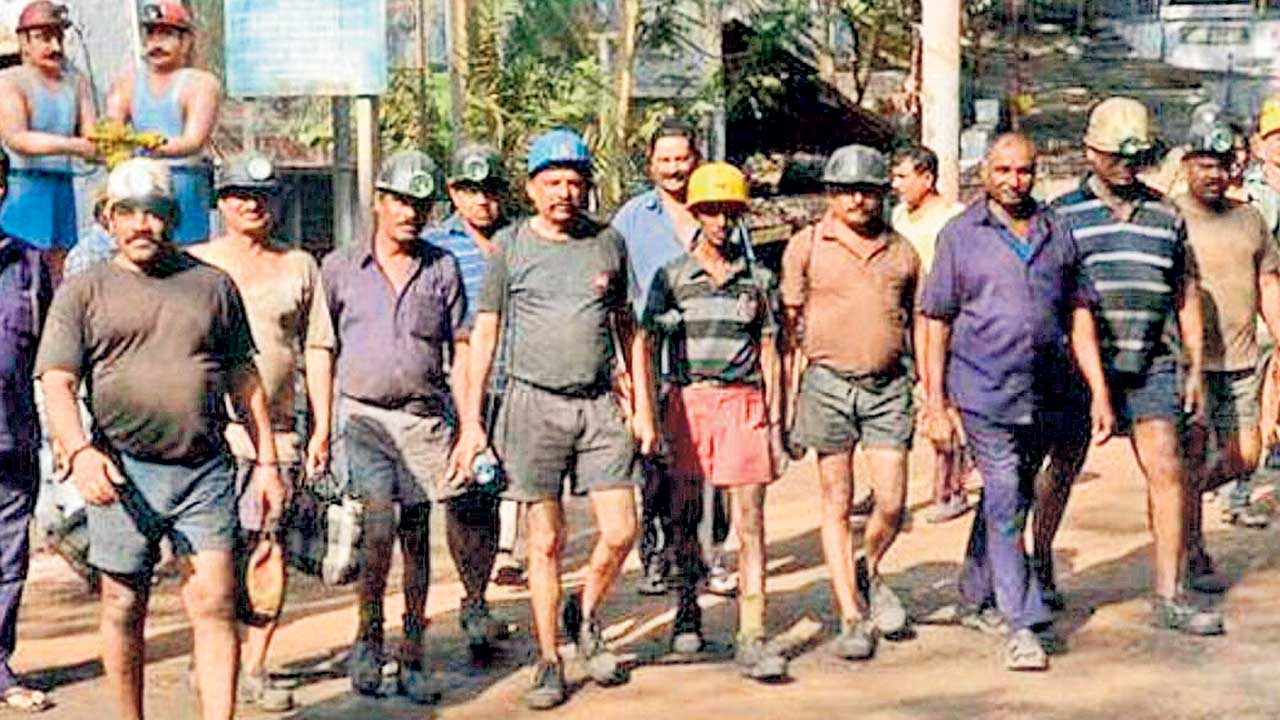 పింఛన్‌పై కేంద్రం పేచీలెట్ల?