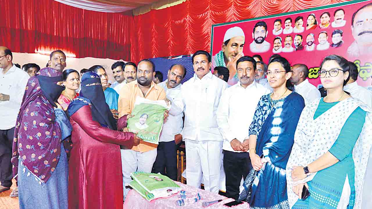 మైనార్టీల సంక్షేమానికి సర్కారు ప్రాధాన్యం