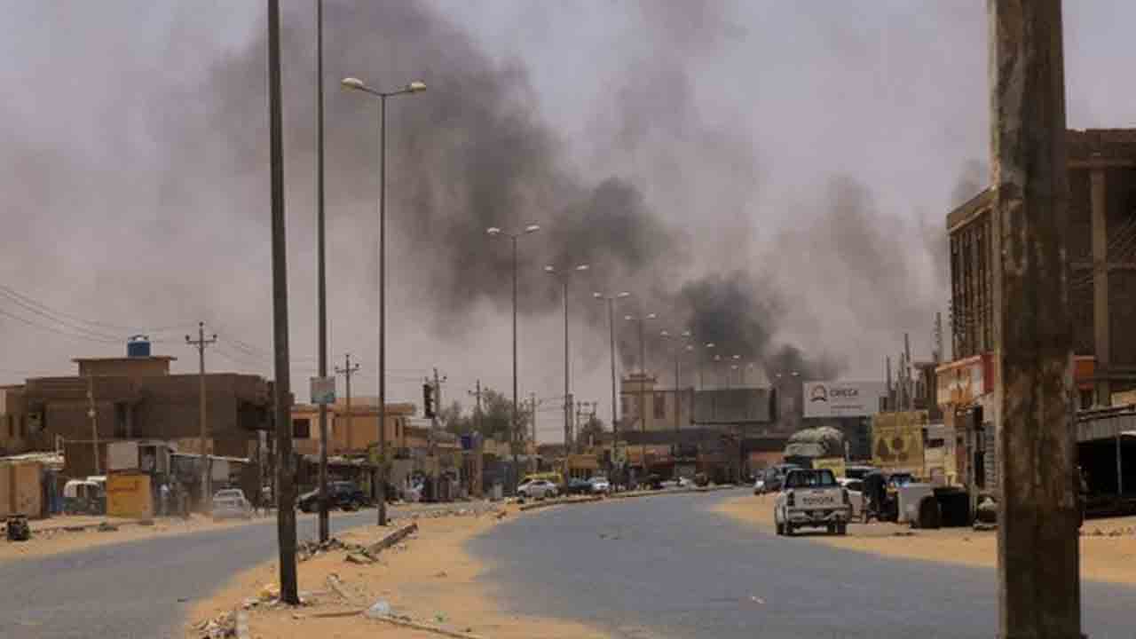 Sudan crisis | సూడాన్‌ నుంచి భారతీయులను తరలించేందుకు.. ఐఏఎఫ్‌ విమానాలు, యుద్ధ నౌక సిద్ధం