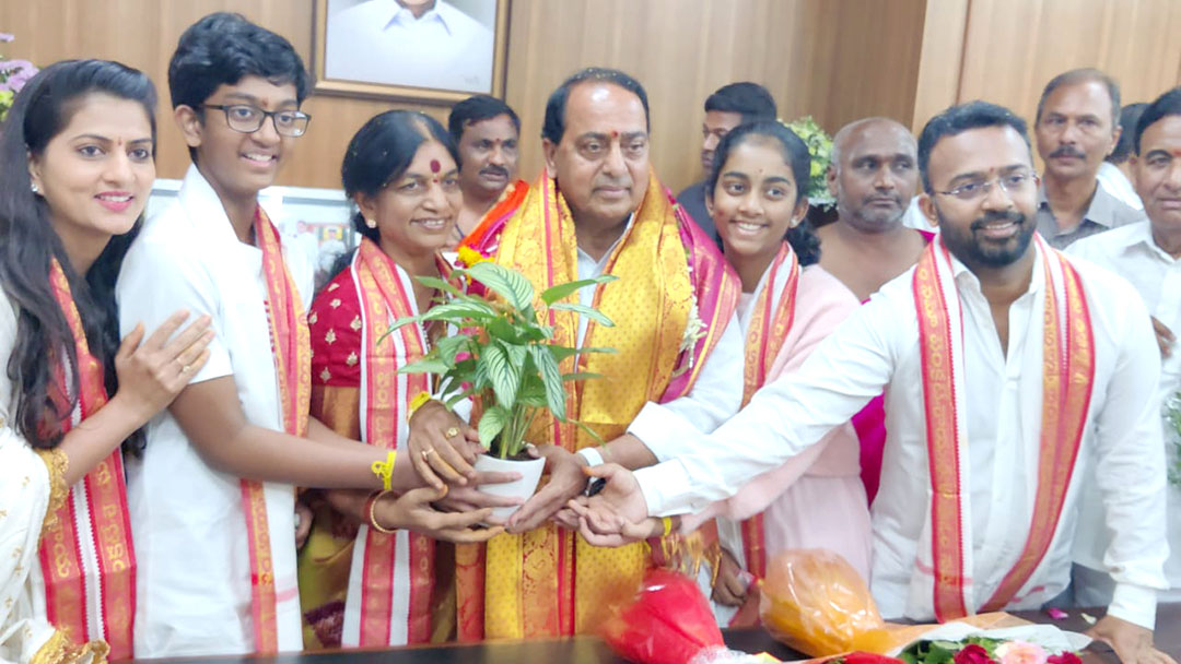 Telangana Ministers Sign On Various Governament Documents At Br Ambedkar Secretariat Photos (13)