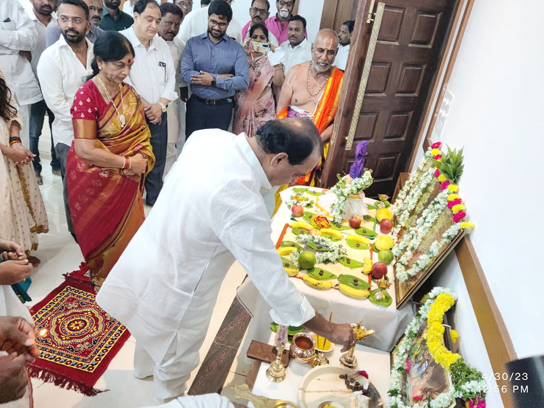 Telangana Ministers Sign On Various Governament Documents At Br Ambedkar Secretariat Photos (17)