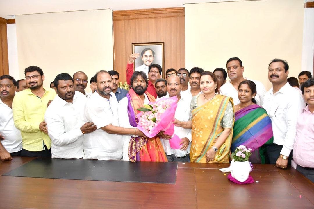 Telangana Ministers Sign On Various Governament Documents At Br Ambedkar Secretariat Photos (19)