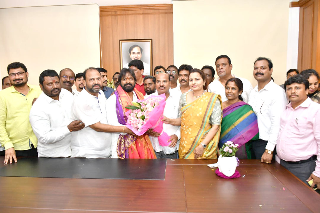 Telangana Ministers Sign On Various Governament Documents At Br Ambedkar Secretariat Photos (21)