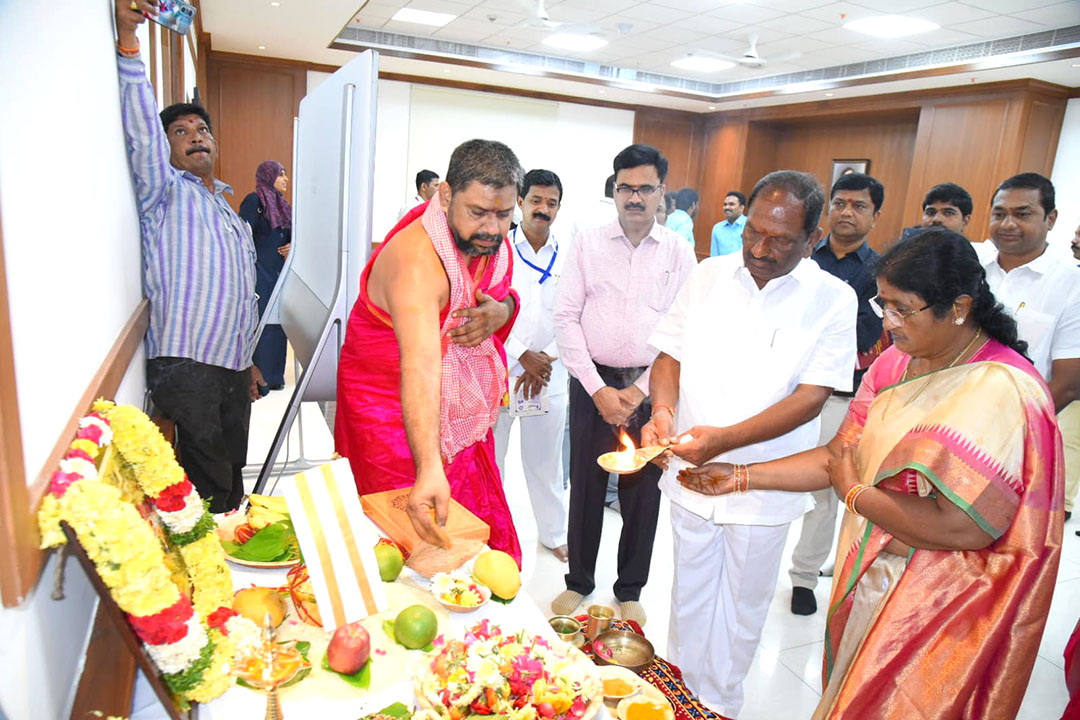 Telangana Ministers Sign On Various Governament Documents At Br Ambedkar Secretariat Photos (7)