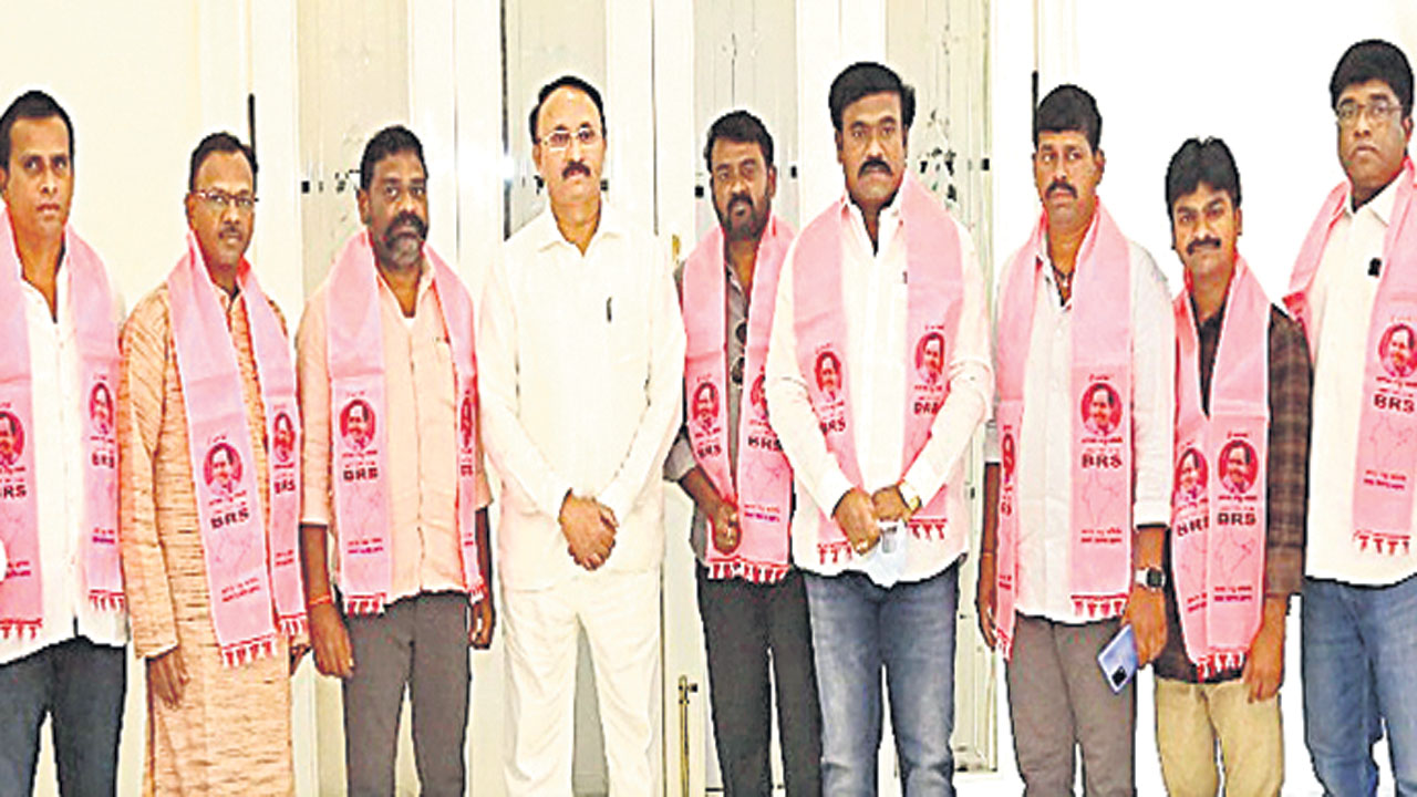 టీడీపీ, వైసీపీతో ప్రజలకు ఒరిగిందేమీ లేదు