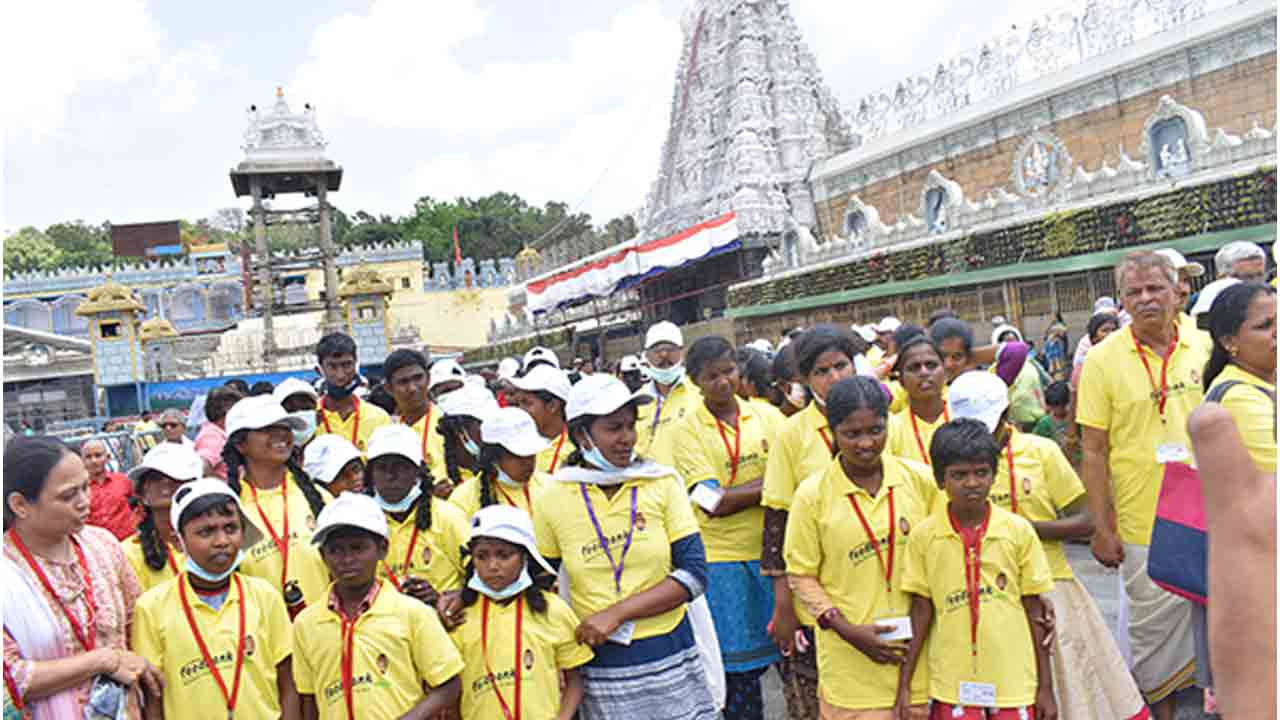 Tirumala | శ్రీవారిని దర్శించుకున్న 1008 మంది అనాథలు, అంధులు