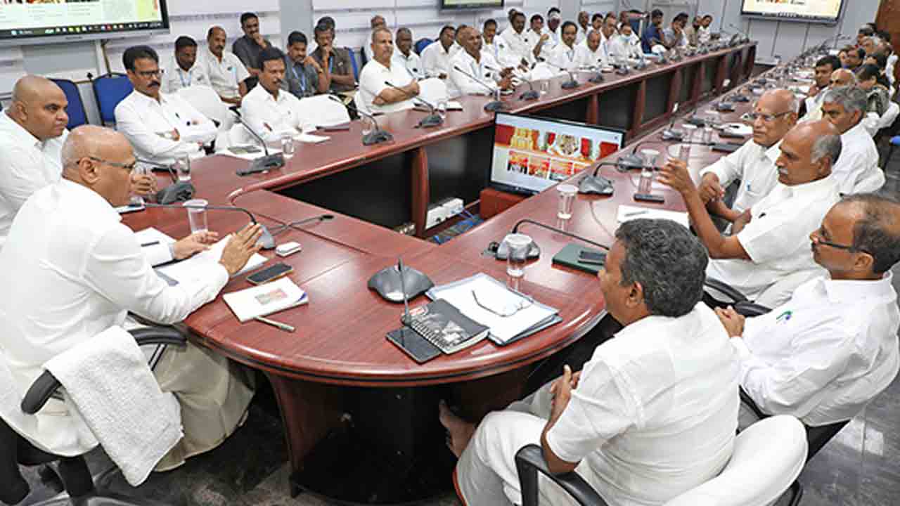 Tirumala | వేసవిలో భక్తుల రద్దీకి అనుగుణంగా విస్తృత ఏర్పాట్లు : టీటీడీ ఈవో ఎవి ధర్మారెడ్డి