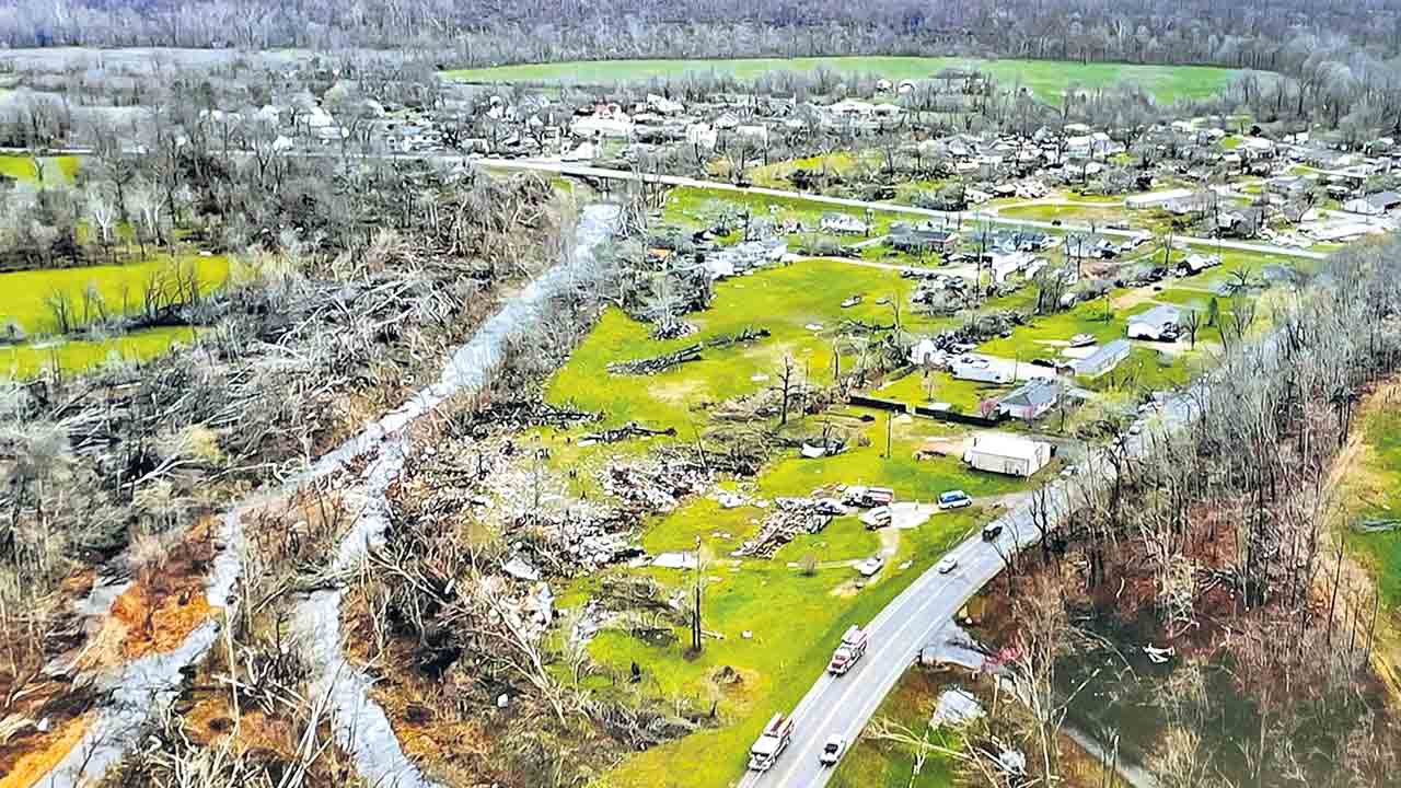 అమెరికాలో మరోసారి టోర్నడో బీభత్సం