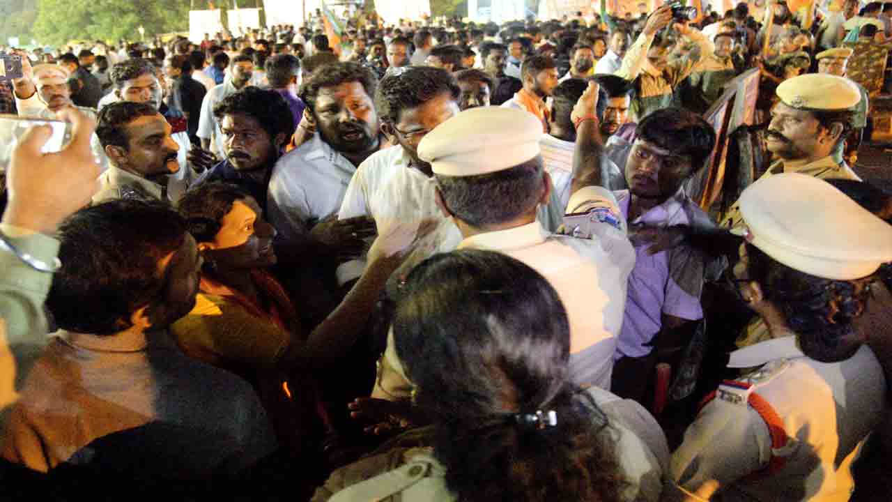 కార్యకర్తలతోనే మార్చ్‌