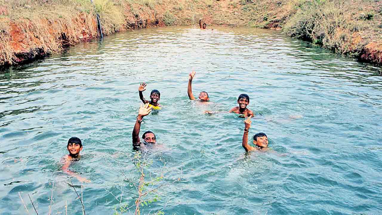 మండు వేసవిలో సరదాగా..