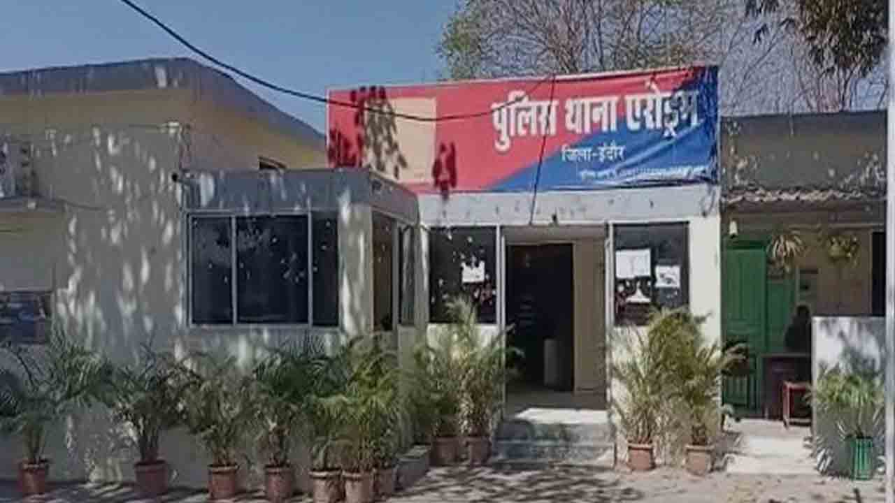 Crime news | భర్త బ్యూటీపార్లర్‌కు వెళ్లనివ్వలేదని భార్య ఆత్మహత్య