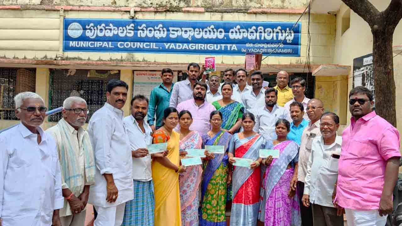 పేదల పెన్నిధి సీఎం కేసీఆర్‌