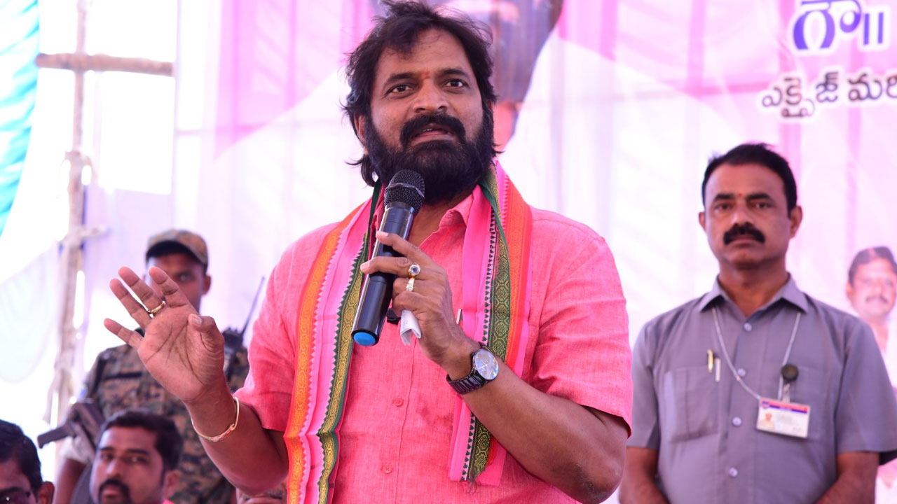 ఆత్మీయ హోరు