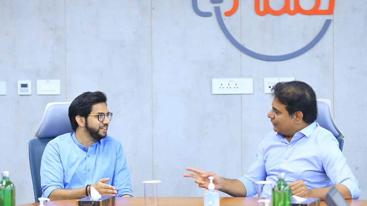 Aaditya Thackeray: టీహ‌బ్‌లో మంత్రి కేటీఆర్‌ను క‌లిసిన ఆదిత్య థాక‌రే