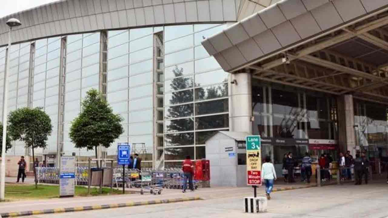 విమానాశ్రయం కొన్నా అదానీకి జీఎస్టీ లేదు