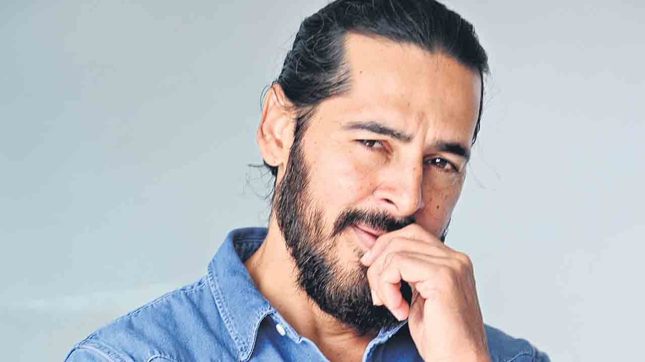 అఖిల్‌ లుక్‌ చూసి ఆశ్చర్యపోయా