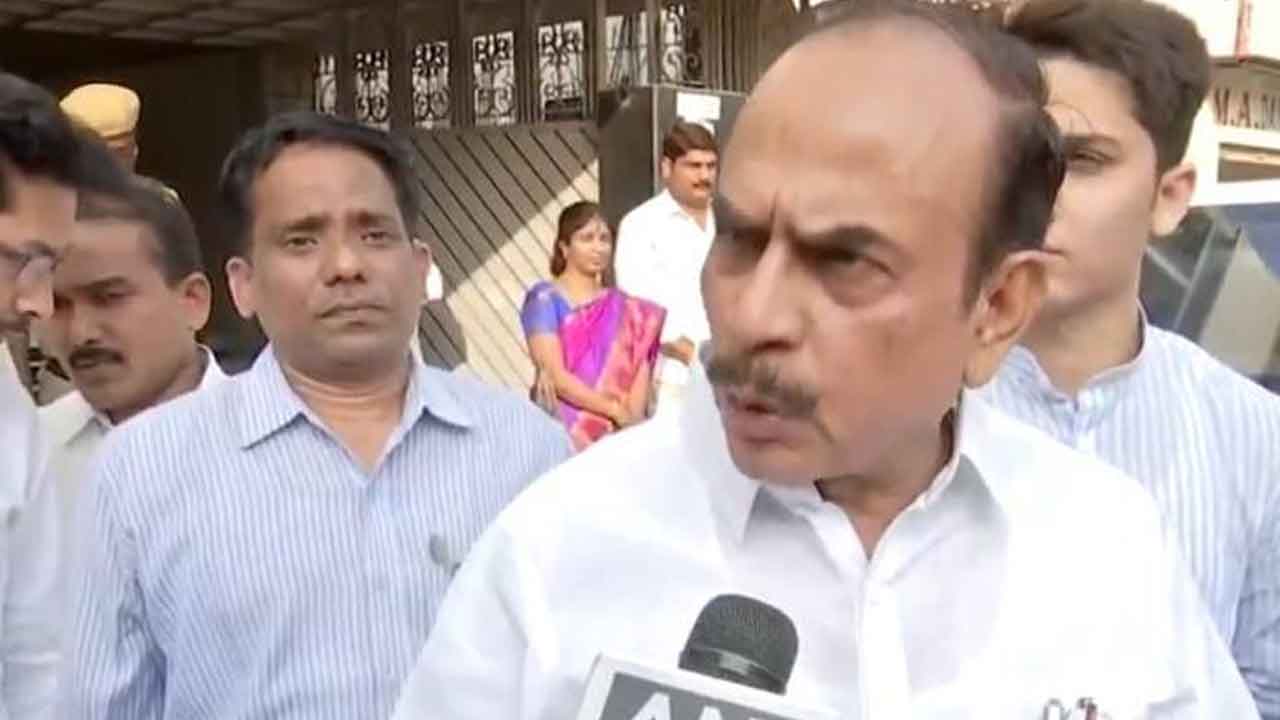 బీజేపీ బ్రోకర్‌ అండ్‌ లీకర్‌!