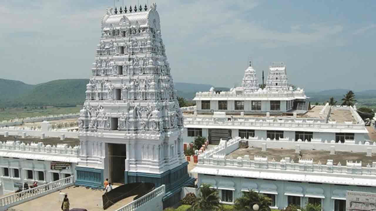 అన్నవరం ఆలయంలో ఆన్‌లైన్‌ సేవలు