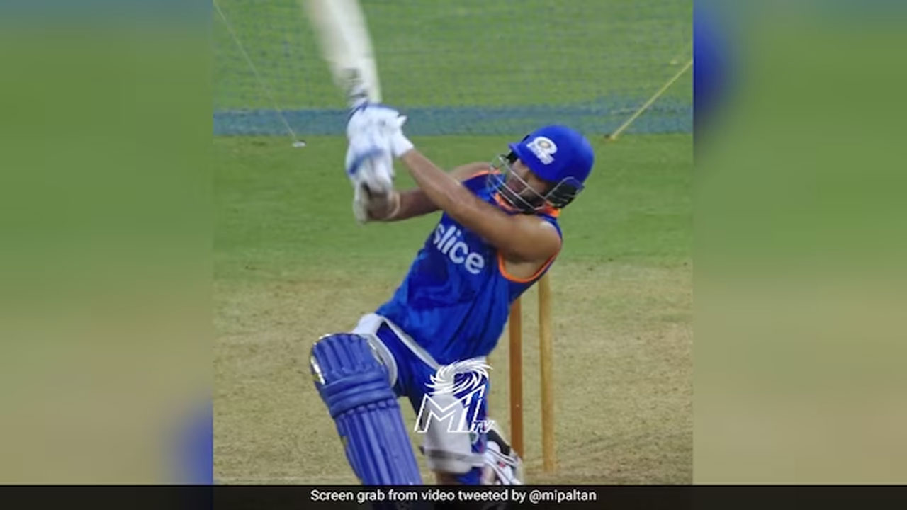 Arjun Tendulkar: అర్జున్ టెండూల్క‌ర్ వికెట్లు తీయ‌డ‌మే కాదు.. సిక్స‌ర్లూ కొట్ట‌గ‌ల‌డు.. వీడియో