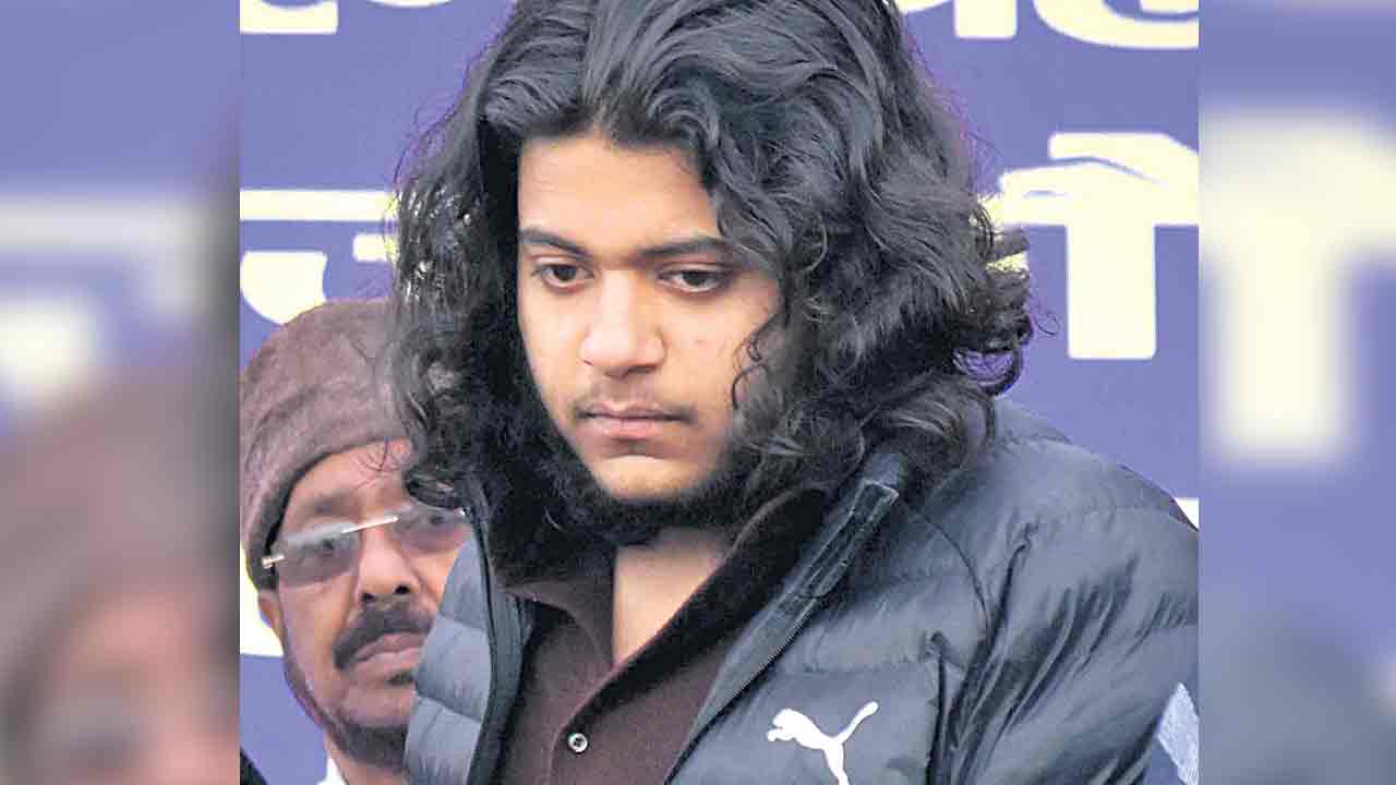 గ్యాంగ్‌స్టర్‌ కొడుకు ఎన్‌కౌంటర్‌