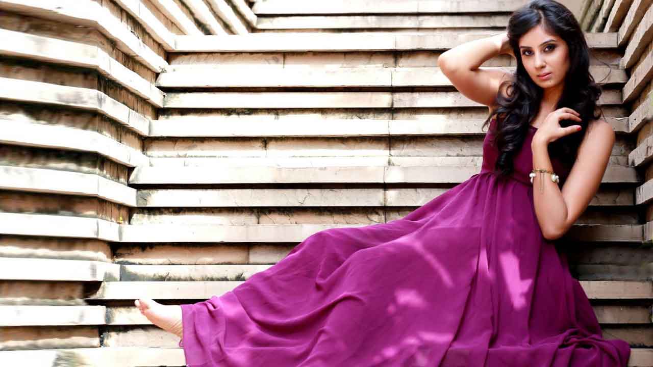 Bhanu Sri Mehra మాకు వయసే పెద్ద సమస్య.. అల్లు అర్జున్‌ హీరోయిన్‌ ఇంట్రెస్టింగ్‌ కామెంట్స్‌