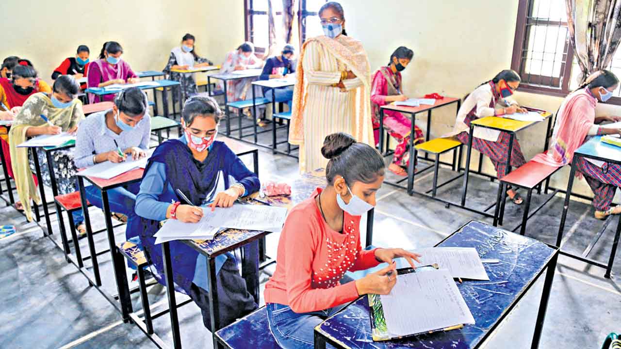 10, 12 పరీక్షల విధానంలో మార్పులు!